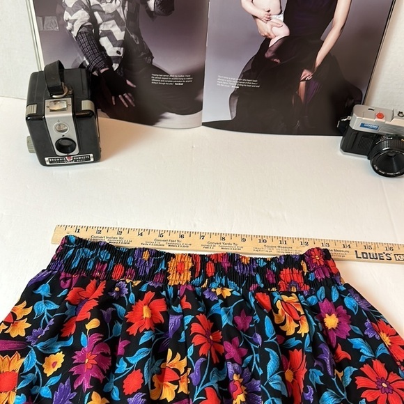 Vintage Intriguing threads moody florals midi skirt w/ elastic waist and pockets - Picture 5 of 8
